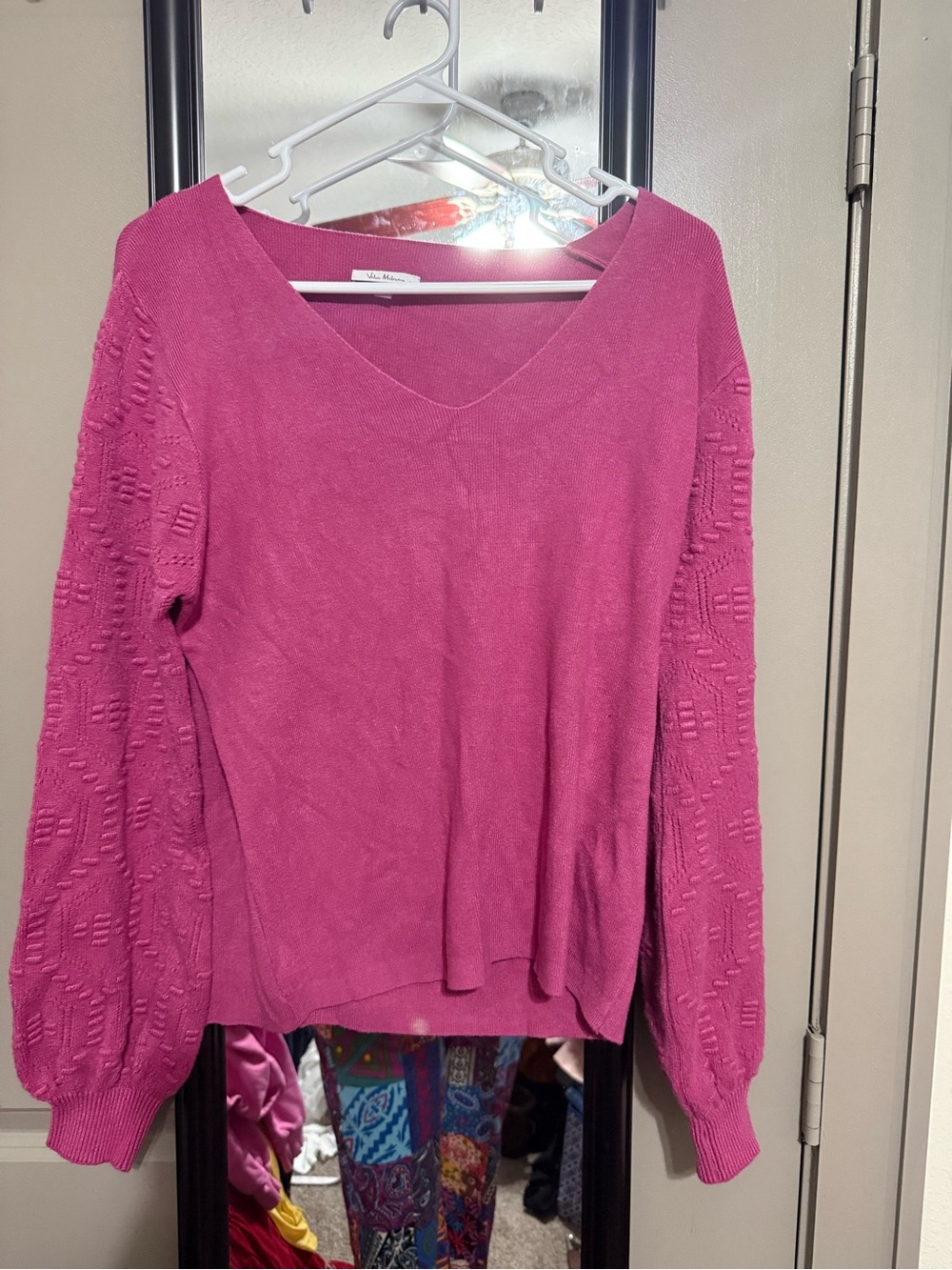 Women's V-Neck Balloon Sleeve Sweater in Fuchsia